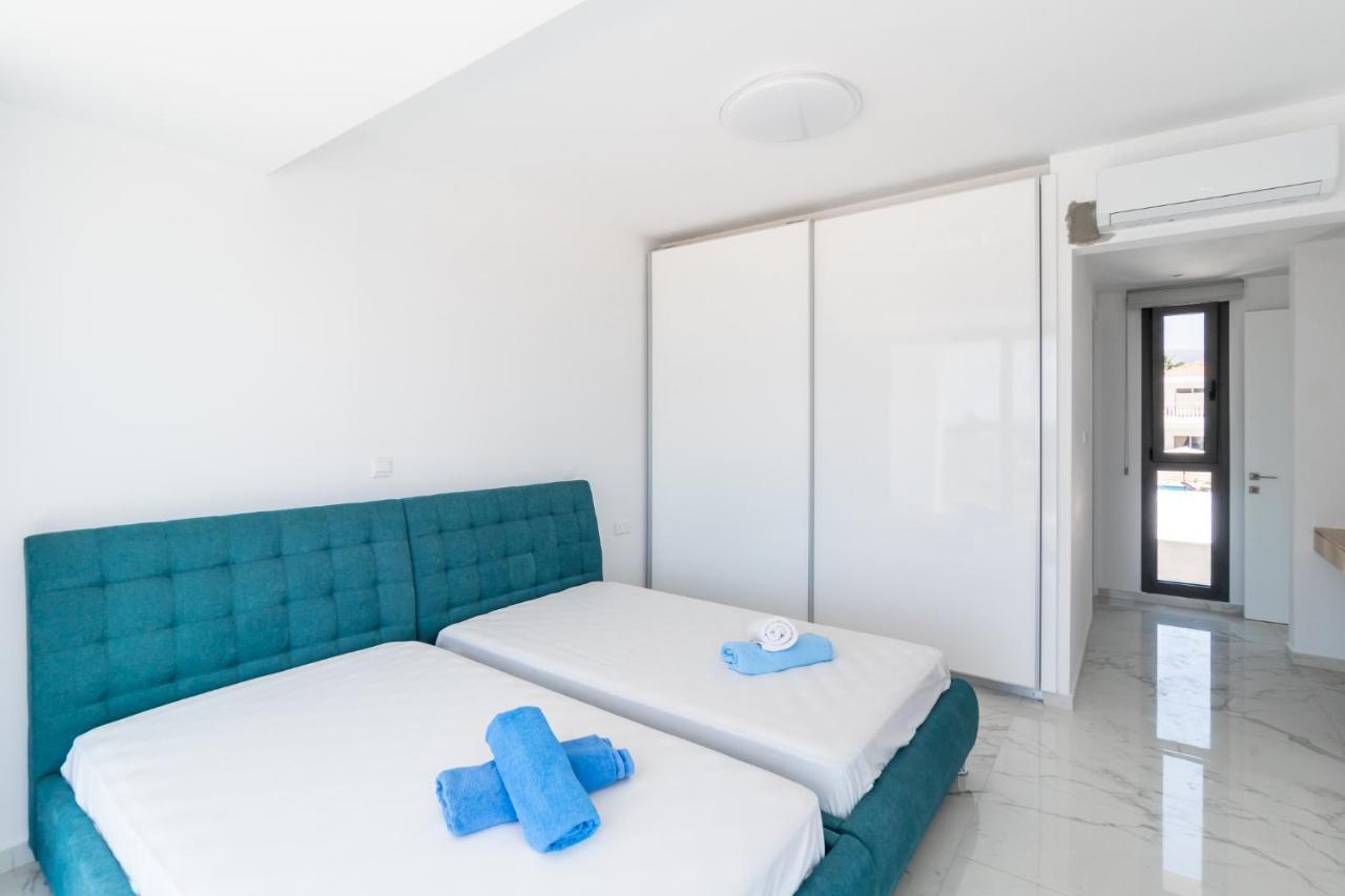 Villa Arsinoe By Ezoria Villas Coral Bay Bagian luar foto